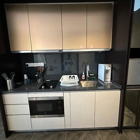 Scarletz Suites Klcc By Numa Куала Лумпур Екстериор снимка