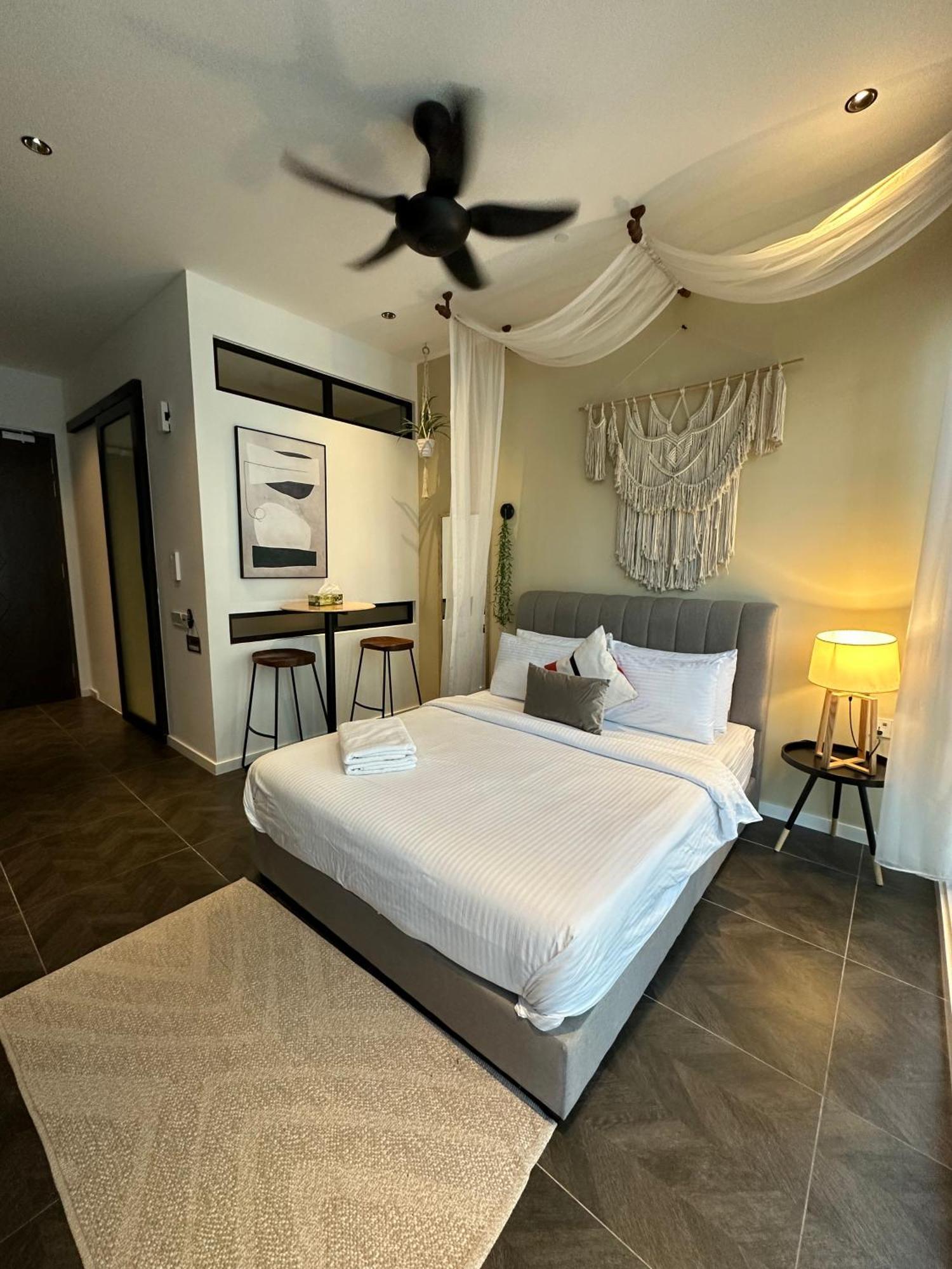 Scarletz Suites Klcc By Numa Куала Лумпур Екстериор снимка