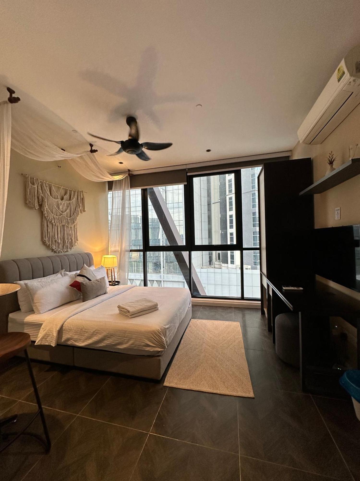 Scarletz Suites Klcc By Numa Куала Лумпур Екстериор снимка