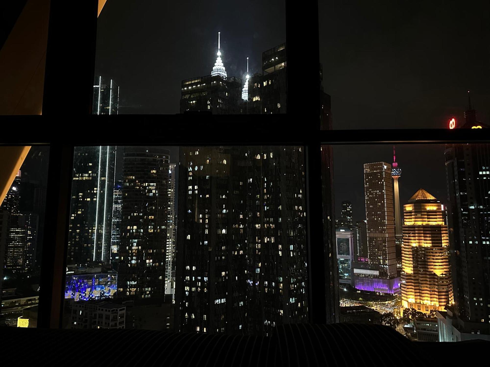 Scarletz Suites Klcc By Numa Куала Лумпур Екстериор снимка