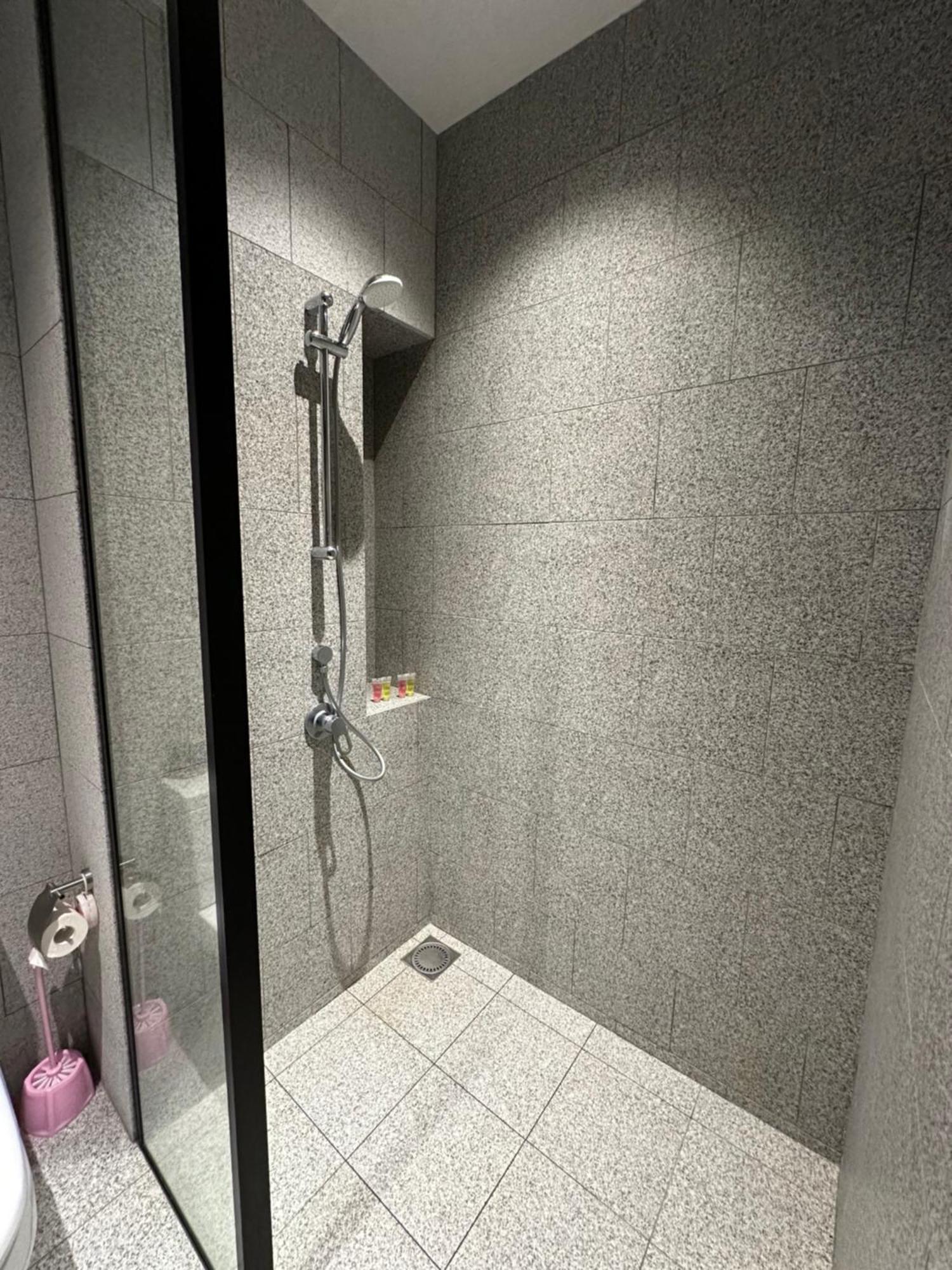 Scarletz Suites Klcc By Numa Куала Лумпур Екстериор снимка