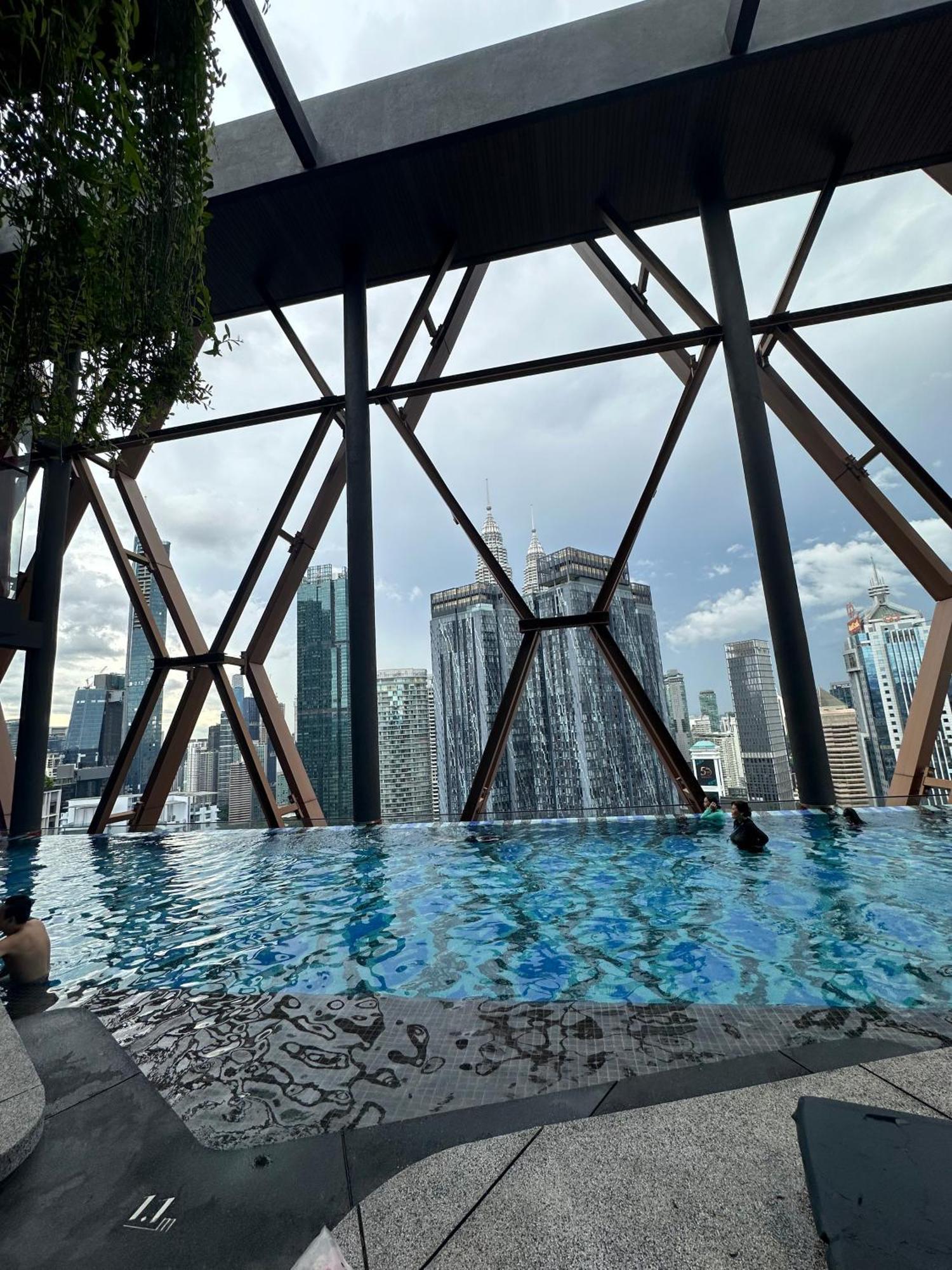 Scarletz Suites Klcc By Numa Куала Лумпур Екстериор снимка