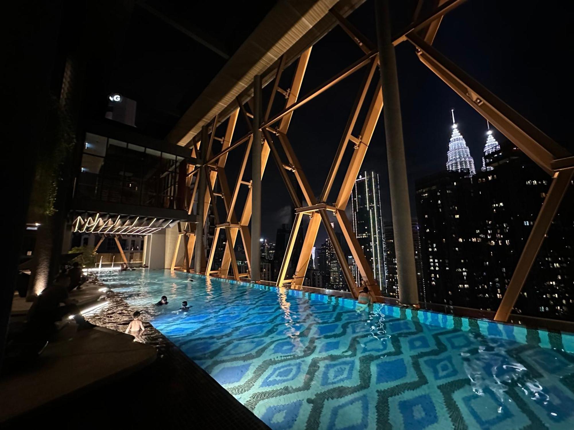 Scarletz Suites Klcc By Numa Куала Лумпур Екстериор снимка